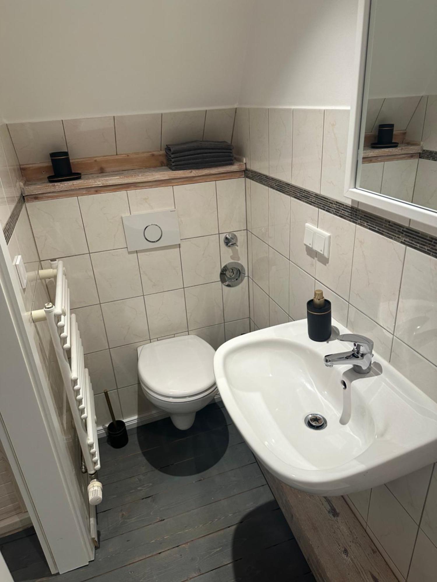 Urlaub Im Historischen Muellerhaus, Dachgiebel Apartment Lubeck Exterior photo